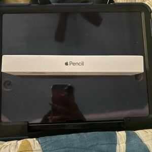 Apple Pencil - Sleek White Design